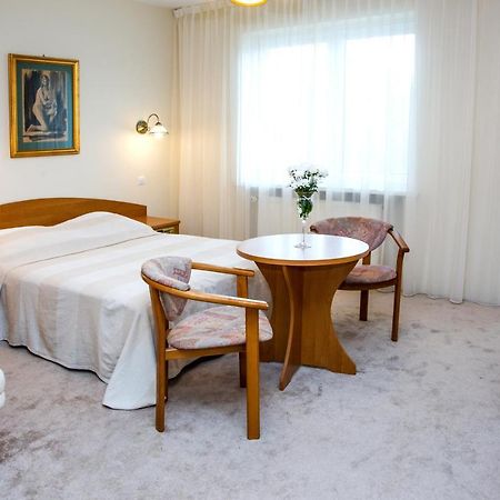 Hotel Alexandra Победиска Екстериор снимка