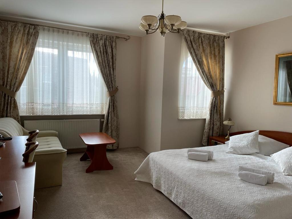 Hotel Alexandra Победиска Екстериор снимка