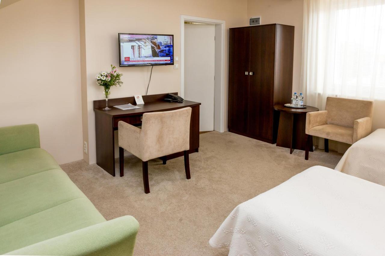 Hotel Alexandra Победиска Екстериор снимка
