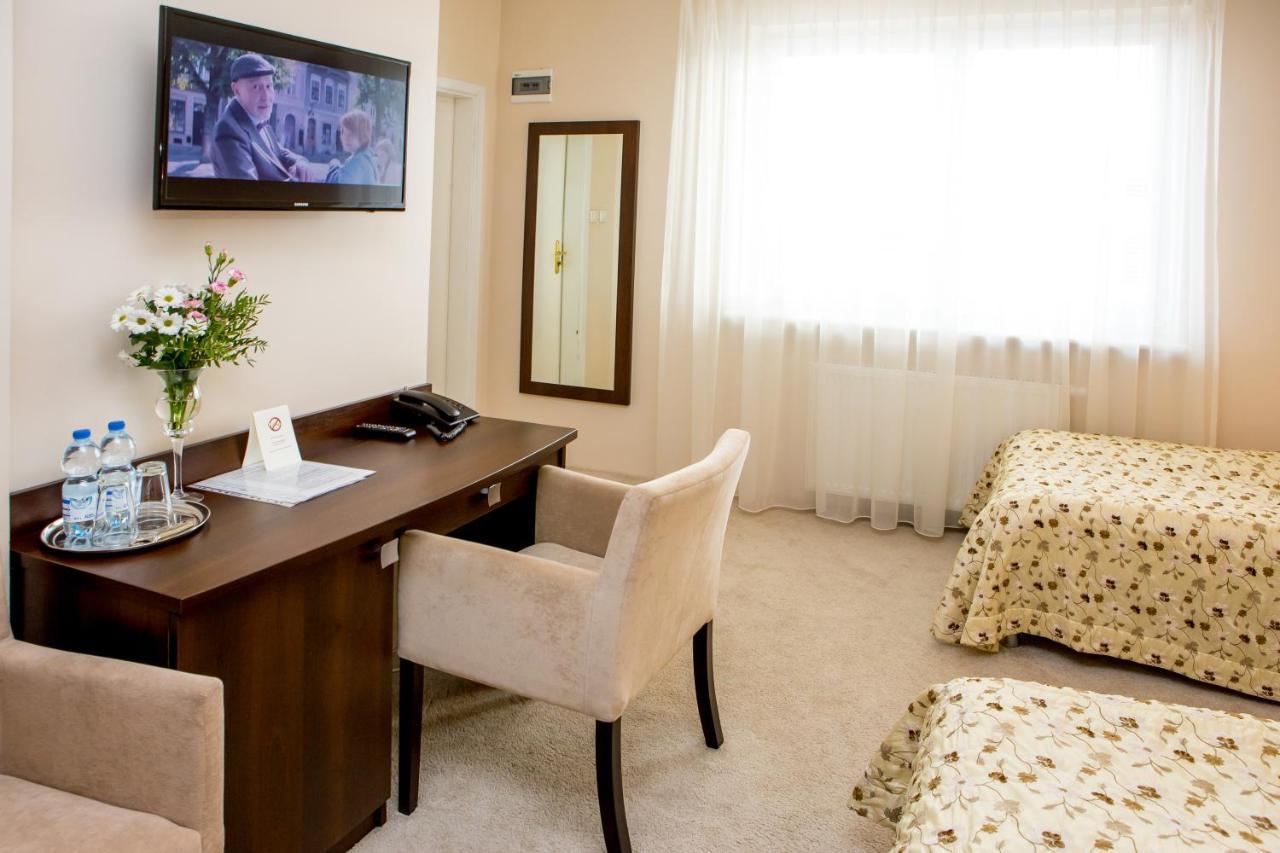 Hotel Alexandra Победиска Екстериор снимка
