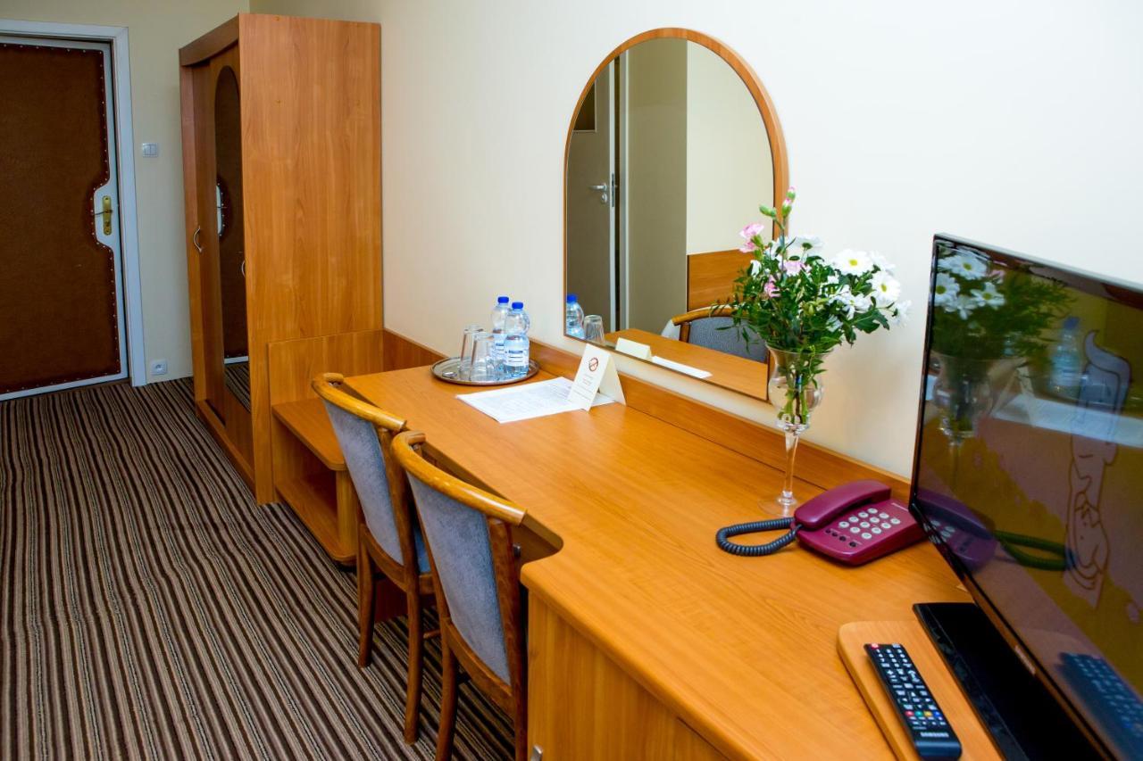 Hotel Alexandra Победиска Екстериор снимка